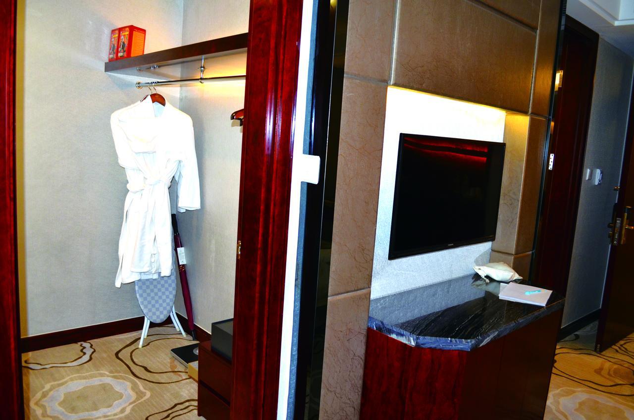 Manhatton Hotel Châu Hải Ngoại thất bức ảnh